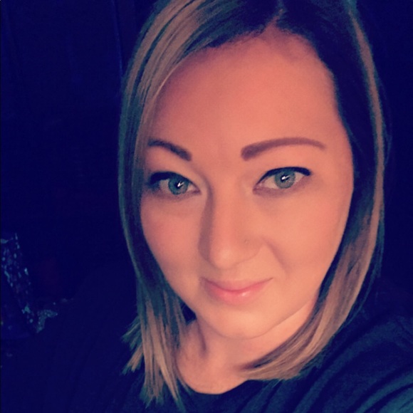 Meet your Posher, Amanda - Picture 1 of 1